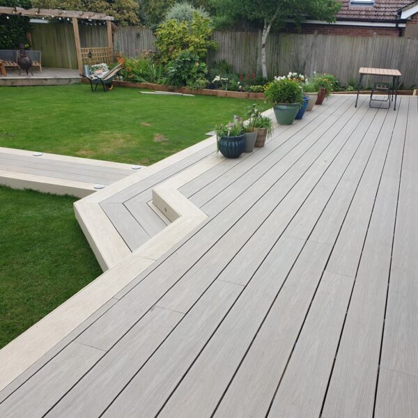 HD Deck Pro composite decking in Oyster with a Champagne border