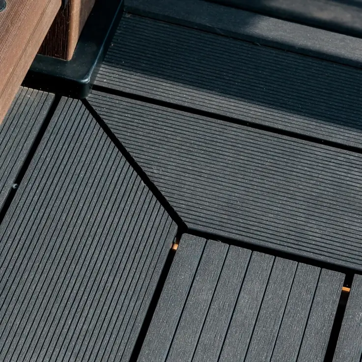 Black-decking-XS-two-styles